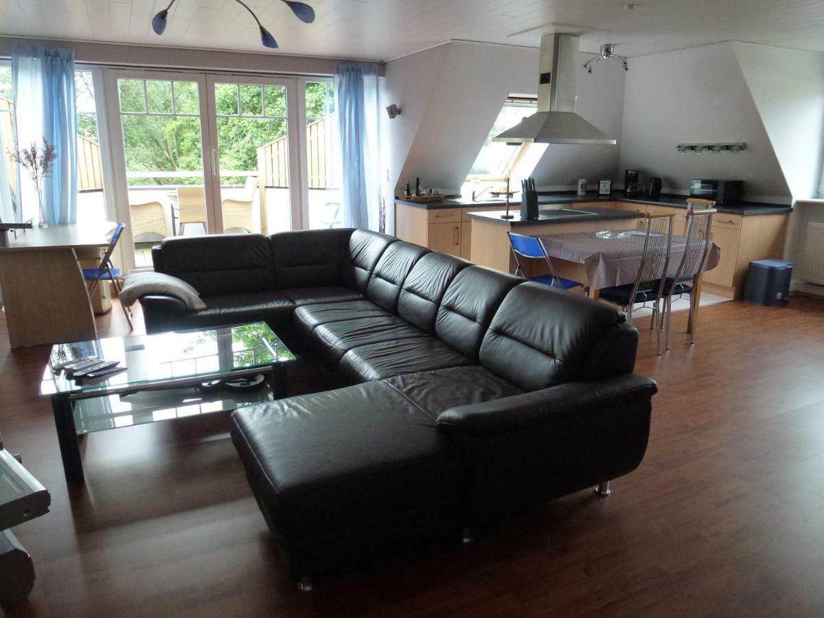 Moderne Maisonette-Wohnung Am Karpfenteich; Modern Apartment With View Of The Carp Pond Barmstedt エクステリア 写真